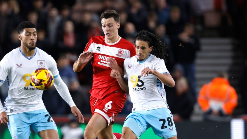 Burnley gặp khó trước Middlesbrough