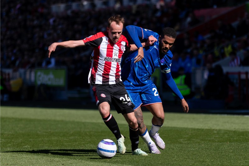 Brentford gặp khó trước Chelsea